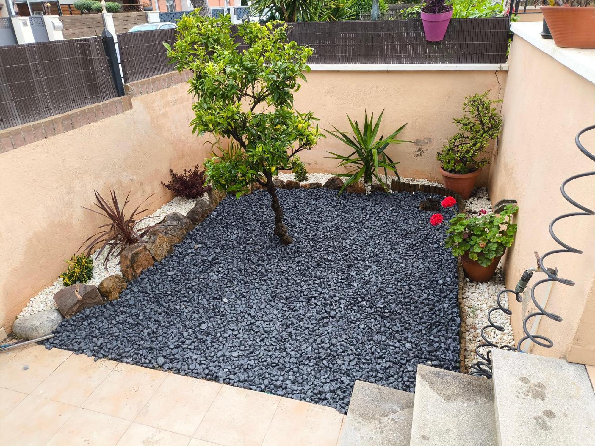 Adosado Con Jardin En Los Xalets De سالو المظهر الخارجي الصورة